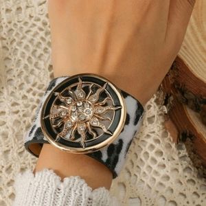 ▪️Cuff  Leopard Pattern bracelet